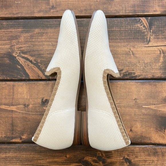 Vionic Size 8 Color: white. - Picture 5 of 5